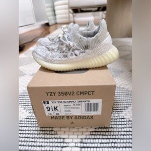 YZY 350 V2 CMPCT INFANTS SZ 9.5